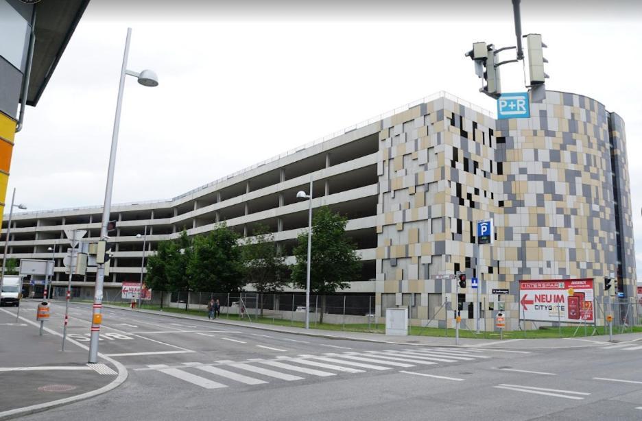 Apartment 2 Bedroom Next To Metro U1 And Pr Garage