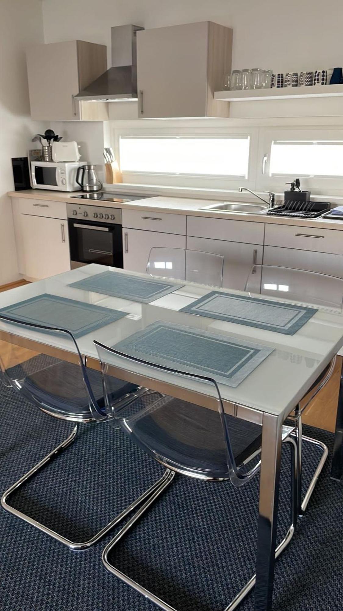 2 Bedroom Next To Metro U1 And Garage Parking * Wien
